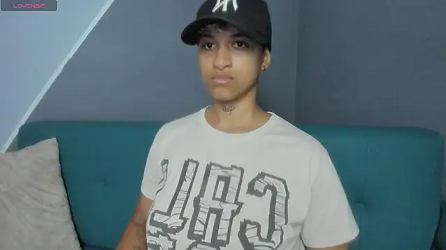 Snapshot of Dominick_jones chatting on March 2025 10:21:02 PM Dominick jones online show from March 2025 10:21:02 PM