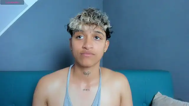 Snapshot of Dominick_jones chatting on March 2025 11:42:02 PM Dominick jones online show from March 2025 11:42:02 PM