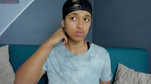 Snapshot of Dominick_jones chatting on March 2025 06:45:01 PM Dominick jones online show from March 2025 06:45:01 PM