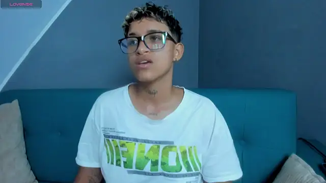 Snapshot of Dominick_jones chatting on March 2025 12:47:01 AM Dominick jones online show from March 2025 12:47:01 AM