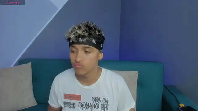 Snapshot of Dominick_jones chatting on March 2025 11:17:01 PM Dominick jones online show from March 2025 11:17:01 PM