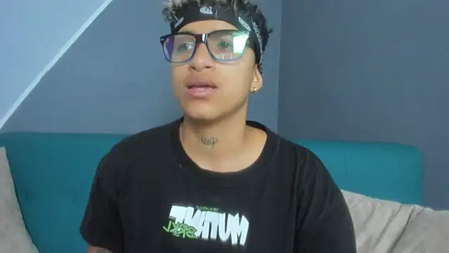 Snapshot of Dominick_jones chatting on March 2025 03:53:02 PM Dominick jones online show from March 2025 03:53:02 PM