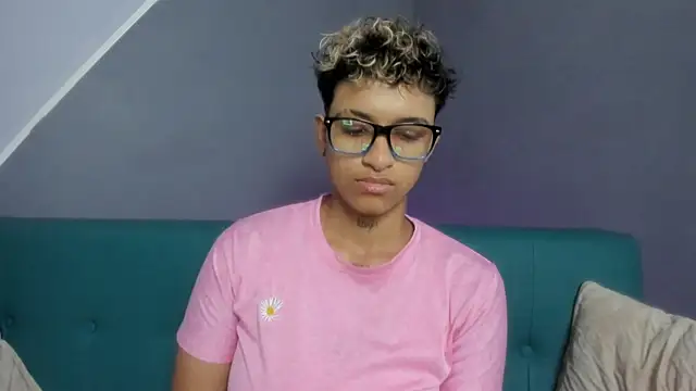 Snapshot of Dominick_jones chatting on March 2025 07:14:02 PM Dominick jones online show from March 2025 07:14:02 PM