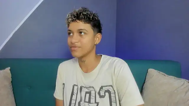 Snapshot of Dominick_jones chatting on March 2025 07:31:02 PM Dominick jones online show from March 2025 07:31:02 PM