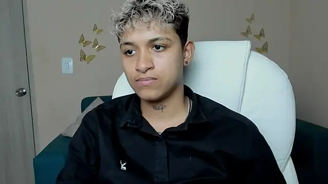 Snapshot of Dominick_jones chatting on September 2025 09:17:02 PM Dominick jones online show from September 2025 09:17:02 PM