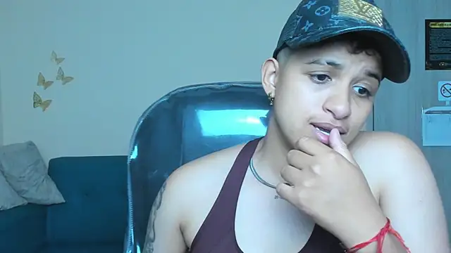 Snapshot of Dominick_jones chatting on November 2025 07:53:01 AM Dominick jones online show from November 2025 07:53:01 AM