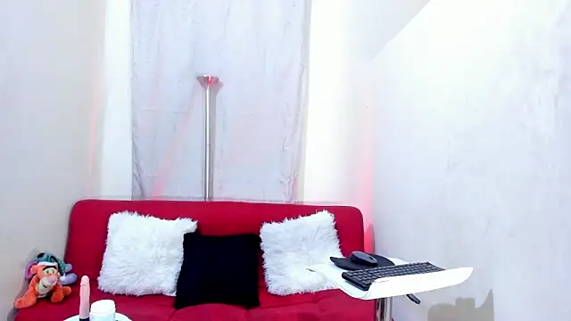 Mariana 16  online show from March 2025 08:52:01 PM