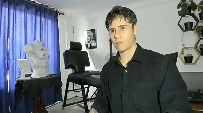 Snapshot of Antonello_Vannucci chatting on March 2025 10:21:02 PM Antonello Vannucci online show from March 2025 10:21:02 PM