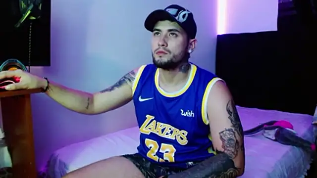 Snapshot of miia-liiam chatting on January 2026 04:49:02 AM miia-liiam online show from January 2026 04:49:02 AM