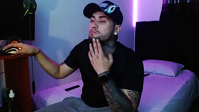 Snapshot of miia-liiam chatting on February 2026 06:45:02 AM miia-liiam online show from February 2026 06:45:02 AM