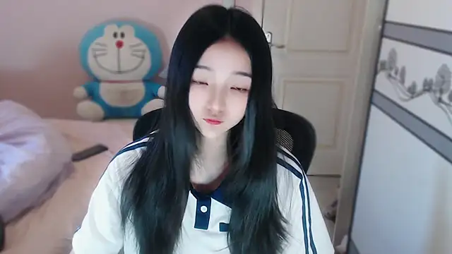 xiao-xiao-D online show from December 2025 07:25:01 AM