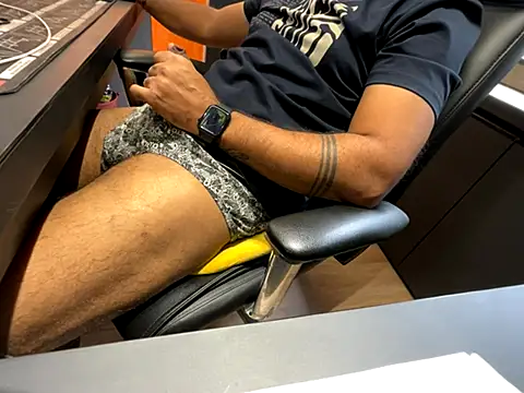 Nil Talreja online show from October 2025 10:04:01 AM