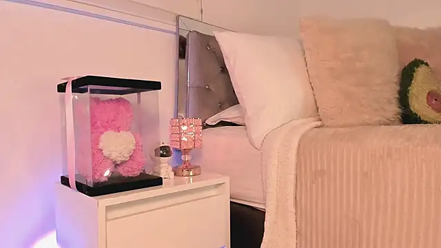 Alissonroses online show from December 2025 09:57:01 PM