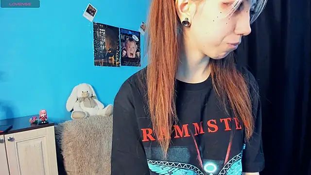 Snapshot of _Mindy_ chatting on January 2025 03:15:02 AM Mindy online show from January 2025 03:15:02 AM