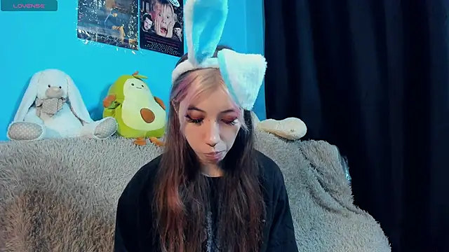 Snapshot of _Mindy_ chatting on January 2025 05:45:02 AM Mindy online show from January 2025 05:45:02 AM