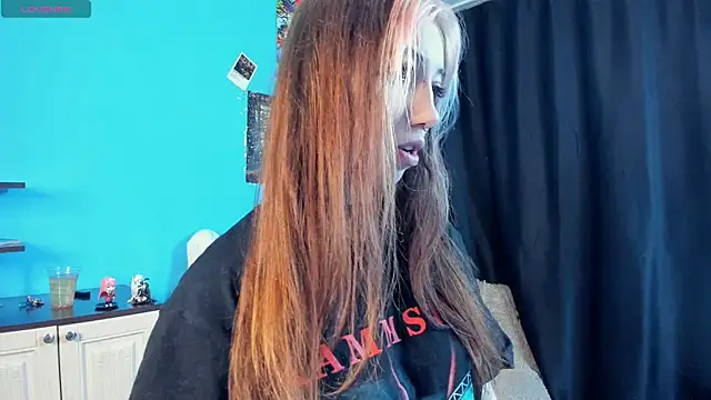 Snapshot of _Mindy_ chatting on January 2025 02:50:02 AM Mindy online show from January 2025 02:50:02 AM