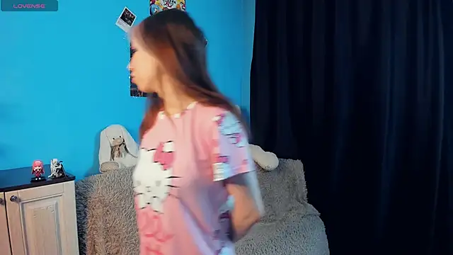 Snapshot of _Mindy_ chatting on January 2025 01:32:01 AM Mindy online show from January 2025 01:32:01 AM