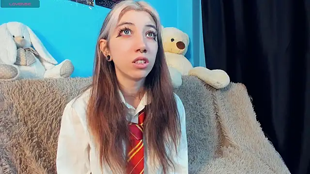 Snapshot of _Mindy_ chatting on January 2025 04:13:01 AM Mindy online show from January 2025 04:13:01 AM