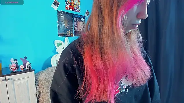 Snapshot of _Mindy_ chatting on March 2025 01:43:02 AM Mindy online show from March 2025 01:43:02 AM