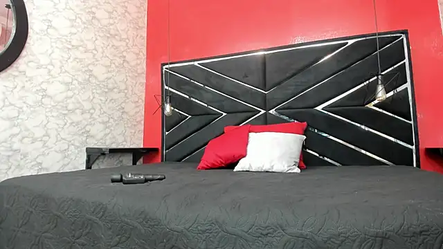 Snapshot of SEXY_HOTTIE__ chatting on January 2025 12:18:01 PM SEXY HOTTIE online show from January 2025 12:18:01 PM