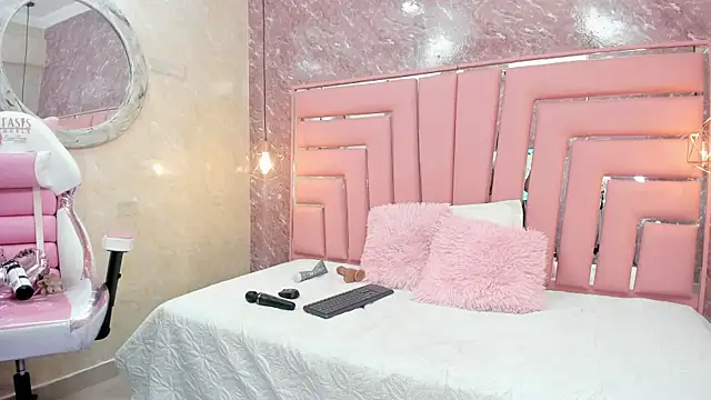 Snapshot of SEXY_HOTTIE__ chatting on January 2025 03:47:01 PM SEXY HOTTIE online show from January 2025 03:47:01 PM