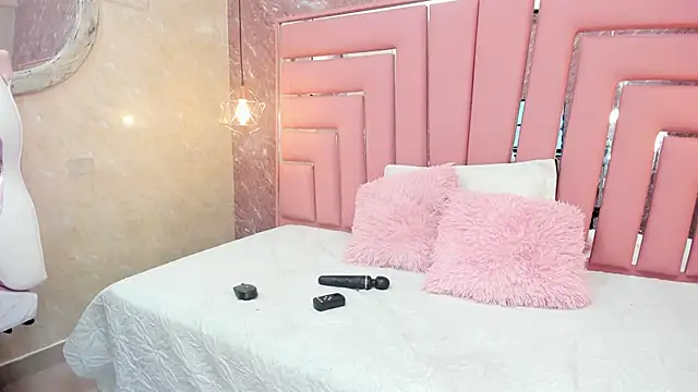 Snapshot of SEXY_HOTTIE__ chatting on January 2025 06:48:01 PM SEXY HOTTIE online show from January 2025 06:48:01 PM