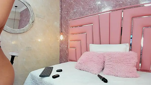 Snapshot of SEXY_HOTTIE__ chatting on January 2025 12:37:02 PM SEXY HOTTIE online show from January 2025 12:37:02 PM