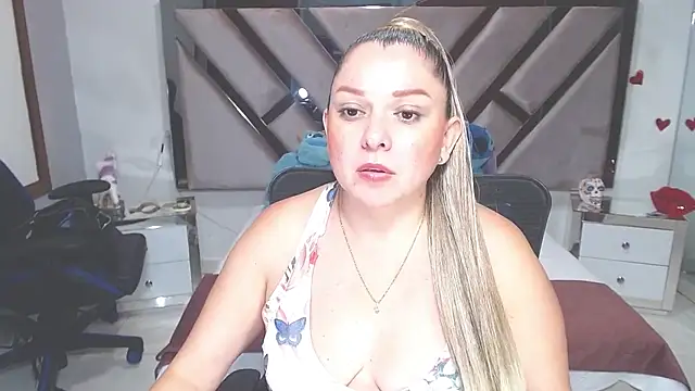 natalia5560 online show from February 2025 06:19:01 PM