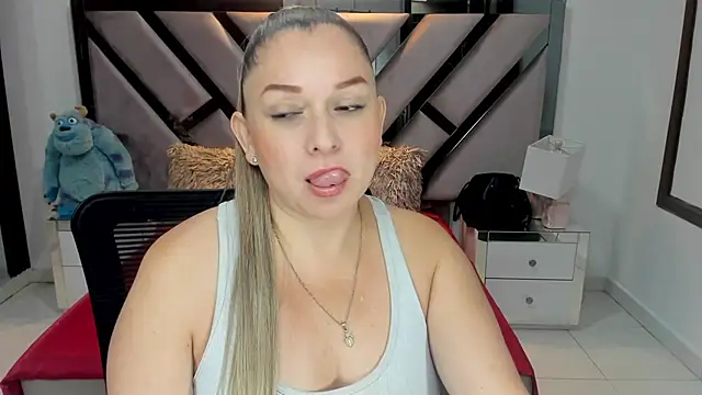 natalia5560 online show from September 2025 12:51:01 PM