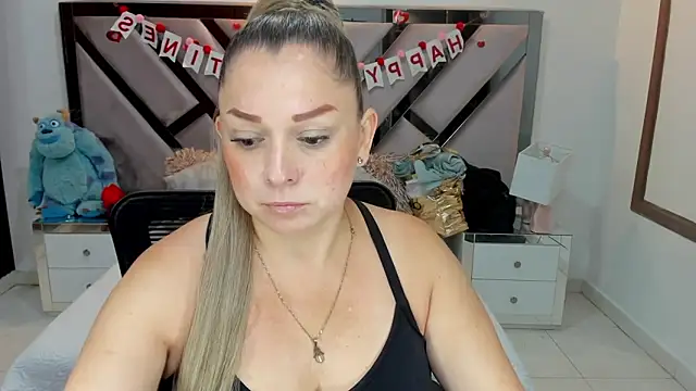 natalia5560 online show from September 2025 01:03:01 PM