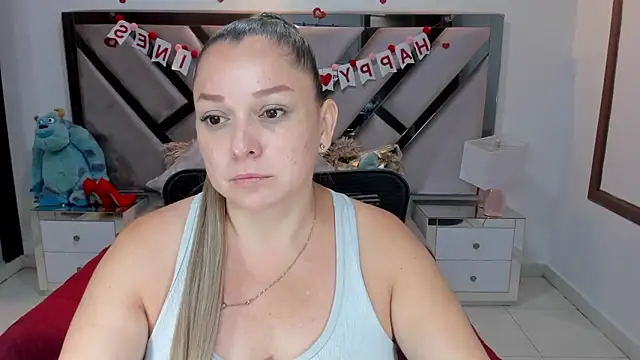 natalia5560 online show from October 2025 12:45:02 PM