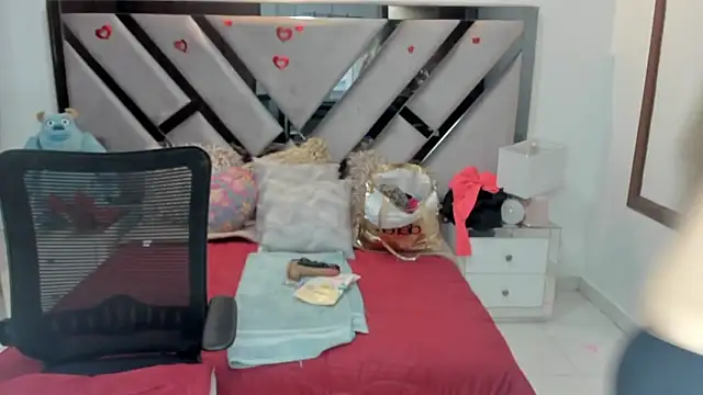 natalia5560 online show from October 2025 01:29:01 PM