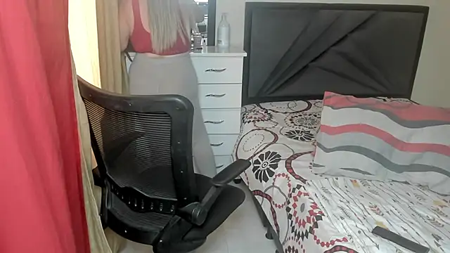 natalia5560 online show from December 2025 07:07:01 PM