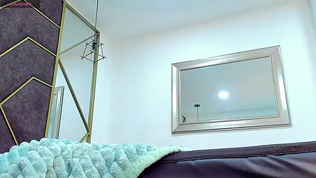 Snapshot of AbrilSonne chatting on December 2024 10:52:02 PM AbrilSonne online show from December 2024 10:52:02 PM