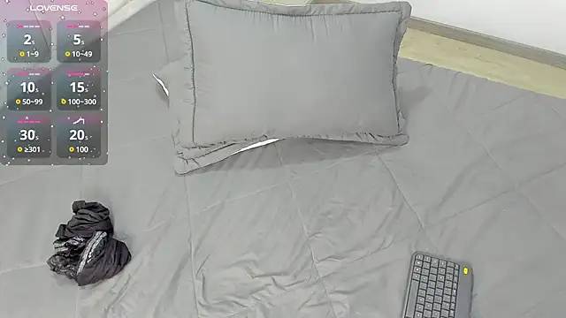 Snapshot of AbrilSonne chatting on January 2025 10:27:02 PM AbrilSonne online show from January 2025 10:27:02 PM