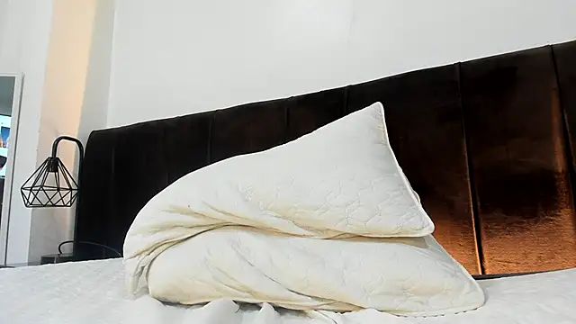 Snapshot of AbrilSonne chatting on March 2025 04:57:02 AM AbrilSonne online show from March 2025 04:57:02 AM