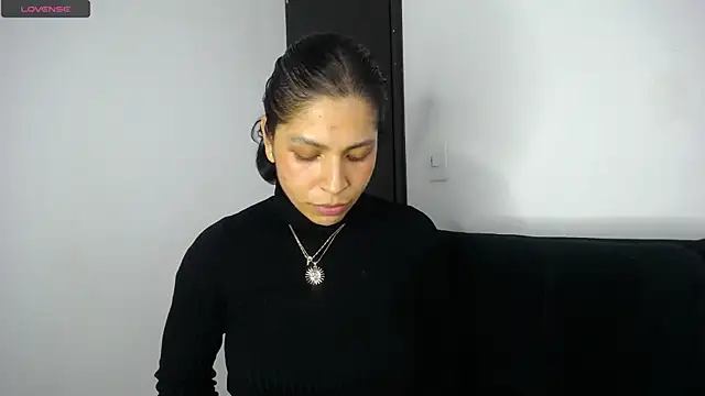 Snapshot of AbrilSonne chatting on September 2025 01:05:02 AM AbrilSonne online show from September 2025 01:05:02 AM