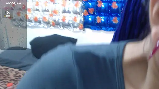 Snapshot of thaly_funn chatting on February 2025 08:03:01 PM thaly funn online show from February 2025 08:03:01 PM