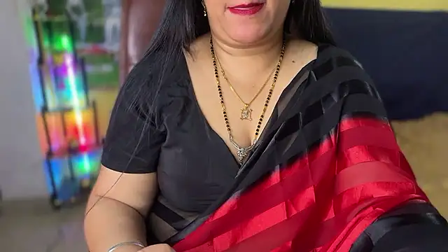 Snapshot of FlatVincy4 chatting on January 2026 06:33:02 PM FlatVincy4 online show from January 2026 06:33:02 PM