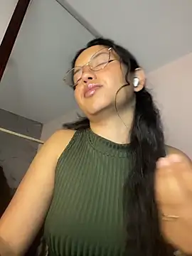 Snapshot of Rosita_forever_ chatting on June 2026 02:33:01 PM Rosita forever online show from June 2026 02:33:01 PM
