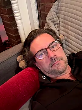 Johnny Bottoms online show from December 2025 04:35:02 PM