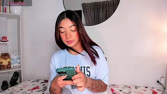 martina roldam online show from February 2025 09:00:02 AM