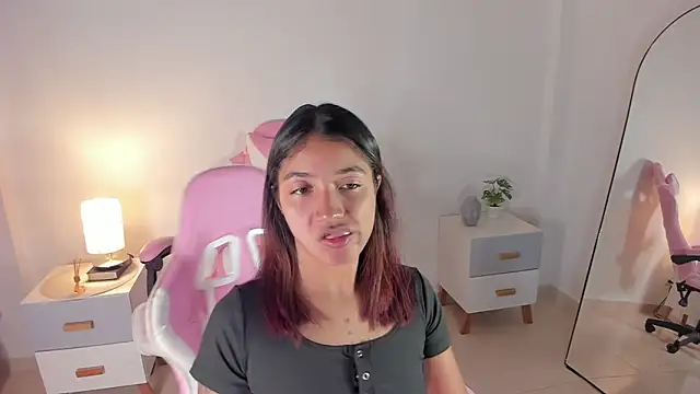 martina roldam online show from September 2025 01:21:01 AM