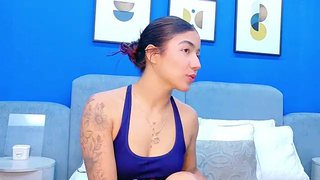 martina roldam online show from January 2026 09:02:02 PM