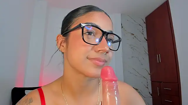 martina roldam online show from May 2026 01:56:01 AM