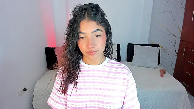 martina roldam online show from May 2026 01:47:02 AM