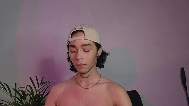 Snapshot of seven7xis chatting on December 2024 08:07:02 AM seven7xis online show from December 2024 08:07:02 AM