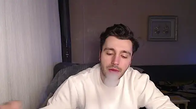 handsomeee04 online show from March 2025 09:42:02 PM