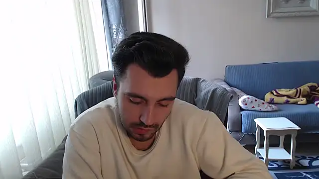 handsomeee04 online show from October 2025 01:07:02 PM