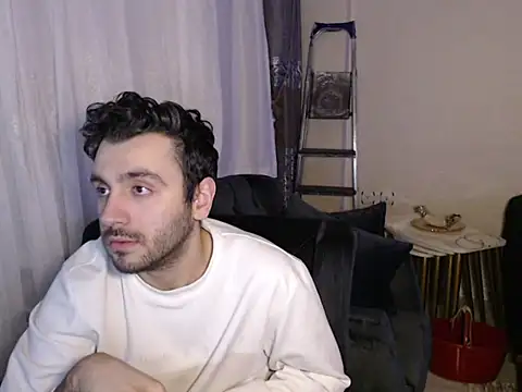 handsomeee04 online show from April 2026 10:21:02 PM